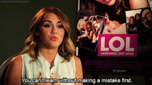 Miley Cyrus GIF. Bang Artiesten Miley cyrus Gifs Geschokt Beschaamd Verlegen Bekentenis 