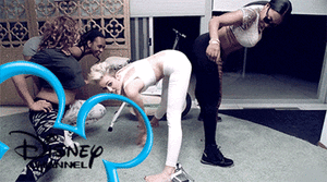 Miley Cyrus GIF. Bang Artiesten Miley cyrus Gifs Geschokt Beschaamd Verlegen Bekentenis 