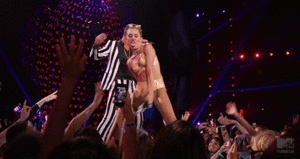 Miley Cyrus GIF. Artiesten Miley cyrus Snor Gifs 