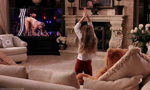 Miley Cyrus GIF. Dansen Artiesten Mean girls Miley cyrus Gifs Realitytvgifs Ouderschap 