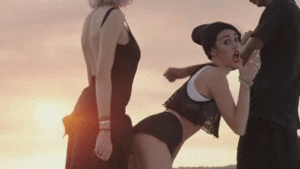 Miley Cyrus GIF. Artiesten Miley cyrus Gifs We cant stop 