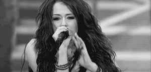 Miley Cyrus GIF. Artiesten Miley cyrus Gifs Miley Cyrus Destiny hope cyrus Weinig miley 