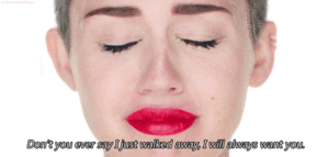 Miley Cyrus GIF. Artiesten Miley cyrus Gifs Wrecking ball 