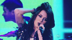 Miley Cyrus GIF. Artiesten Miley cyrus Gifs Wrecking ball 
