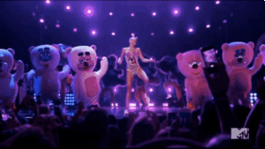 Miley Cyrus GIF. Artiesten Miley cyrus Gifs Wrecking ball 