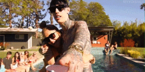 Miley Cyrus GIF. Artiesten Miley cyrus Gifs Reblog Diva Miley 23 Miley ray cyrus Orgulho 