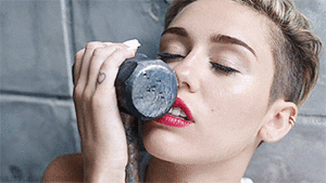 Miley Cyrus GIF. Muziek Artiesten Miley cyrus Gifs Cant we videoclip stoppen 