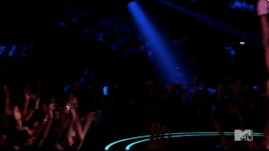 Miley Cyrus GIF. Muziek Artiesten Miley cyrus Tv Ruimte Gifs 2013 Katje Ama American music awards Abc 