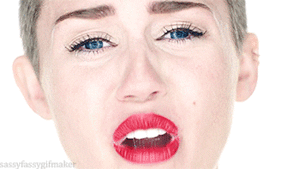 Miley Cyrus GIF. Artiesten Miley cyrus Roken Gifs Muziekvideo 23 Trending 