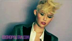 Miley Cyrus GIF. Boos Artiesten Miley cyrus Dronken Gifs  Gek 