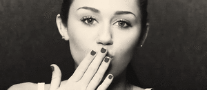 Miley Cyrus GIF. Artiesten Miley cyrus Gifs De mond vol tanden Slavernij 