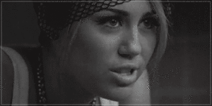Miley Cyrus GIF. Artiesten Miley cyrus Roken Gifs Muziekvideo 23 Trending 
