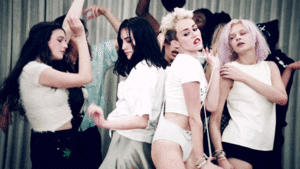 Miley Cyrus GIF. Artiesten Miley cyrus Gifs Hi Hooi 