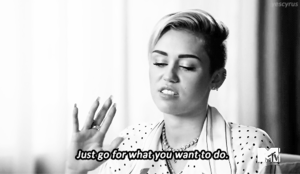 Miley Cyrus GIF. Muziek Artiesten Miley cyrus Tv Ruimte Gifs 2013 Katje Ama American music awards Abc 