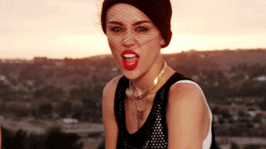 Miley Cyrus GIF. Artiesten Miley cyrus Gifs De mond vol tanden 