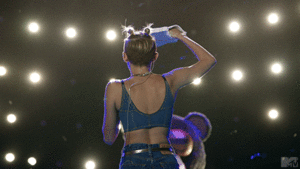 Miley Cyrus GIF. Artiesten Miley cyrus Gifs We cant stop 