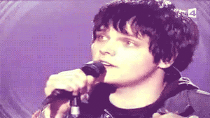 My Chemical Romance GIF. Artiesten My chemical romance Gifs Gerard manier 
