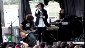 My Chemical Romance GIF. Artiesten My chemical romance Gifs Na na na 
