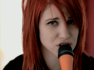 Paramore GIF. Artiesten Paramore Gifs Hayley williams Taylor york Jeremy davis Voorzichtig 