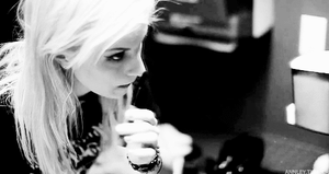 Paramore GIF. Artiesten Paramore Gifs Blond Hayley williams Roodharige 