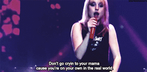 Paramore GIF. Artiesten Paramore 3d Gifs Hayley williams Taylor york Jeremy davis 