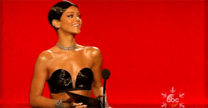 Rihanna GIF. Artiesten Rihanna Gifs Glimlach Gelukkig Amas2013 