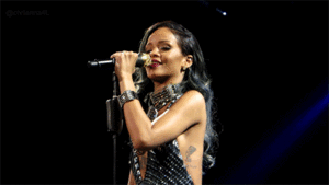 Rihanna GIF. Artiesten Rihanna Gifs Lachend Concert 