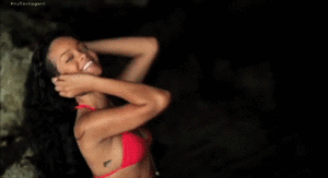 Rihanna GIF. Muziek Artiesten Schattig Rihanna Bikini Gifs Glimlach  Aanbiddelijk Zoet 