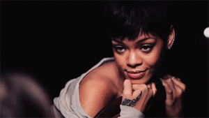 Rihanna GIF. Artiesten Rihanna Gifs Glimlach Gelukkig 