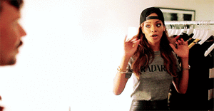 Rihanna GIF. Artiesten Rihanna Blij Gifs Glimlach Amas2013 
