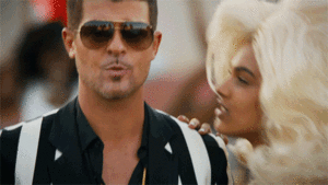 Miley Cyrus GIF. Artiesten Miley cyrus Gifs Robin thicke Vmas Mr t 