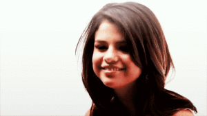 Selena Gomez GIF. Artiesten Selena gomez Gifs Glimlach 