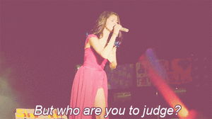 Selena Gomez GIF. Artiesten Selena gomez Gifs Glimlach Lachend 