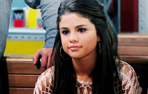 Selena Gomez GIF. Verward Artiesten Wizards of waverly place Alex Selena gomez Tv Gifs Achterdochtig Alex russo Fspu 