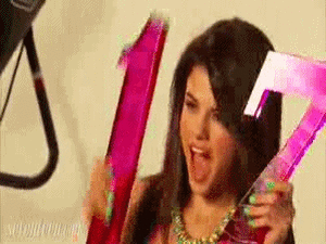 Selena Gomez GIF. Artiesten Selena gomez Gifs Poets Ellen degeneres De ellen voorstelling Ellen schrikt 