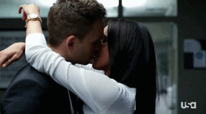 Suits GIF. Films en series Gifs Suits Donna paulsen 