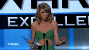 Taylor Swift GIF. Artiesten Taylor swift Bril Gifs Pyjama 