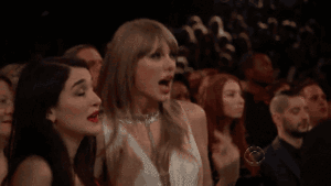 Taylor Swift GIF. Artiesten Taylor swift Gifs Grammys 