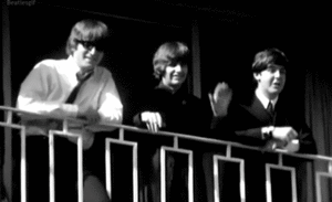 The Beatles GIF. Artiesten The beatles Gifs Retro Zwart en wit 1960 Paul mccartney 1968 Macca 