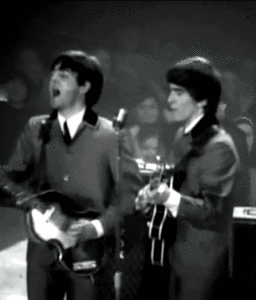 The Beatles GIF. Artiesten Golf The beatles Paul Gifs Hi Paul mccartney 
