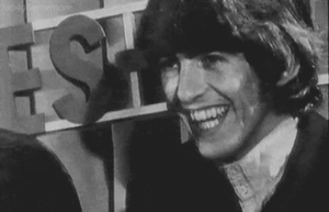 The Beatles GIF. Artiesten The beatles Gifs Glimlach Lachend George harrison 