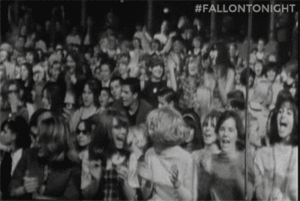 The Beatles GIF. Artiesten Golf The beatles Paul Gifs Hi Paul mccartney 