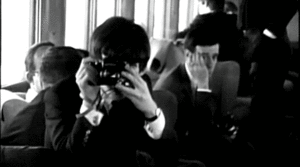 The Beatles GIF. Artiesten Film The beatles Gifs George harrison Ringo starr Paul mccartney John lennon Yellow subma 