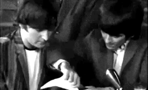 The Beatles GIF. Grappig Interview Artiesten Schattig The beatles Gifs Glimlach Paul mccartney John lennon Ringo st 