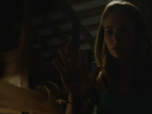 Under The Dome GIF. Films en series Under the dome Angie Gifs Britt robertson 