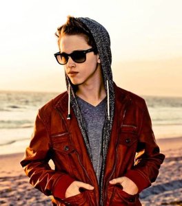 Plaatjes Ryan beatty 